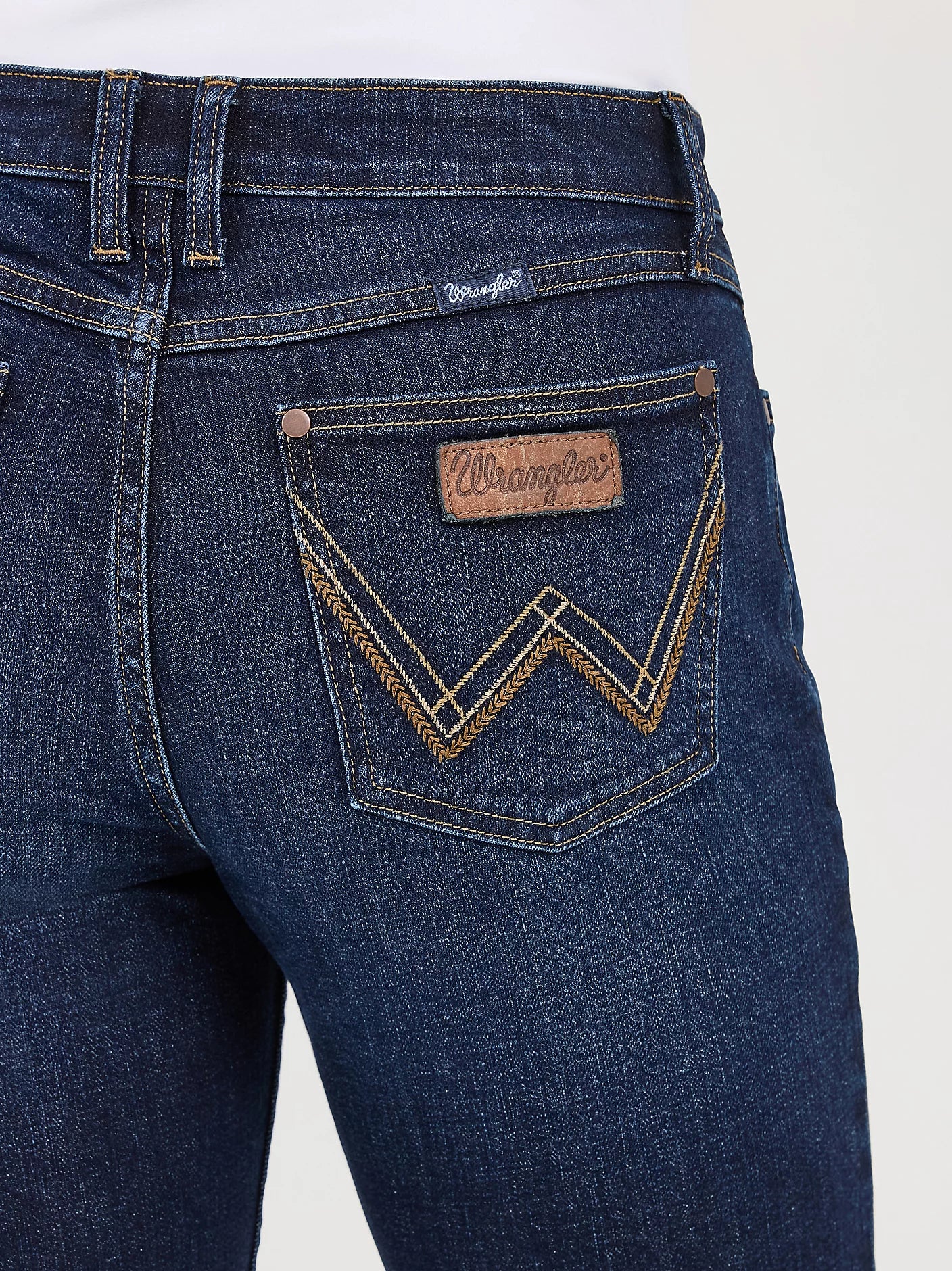 WRANGLER WOMENS MAE MIDE RISE BOOTCUT JEAN
