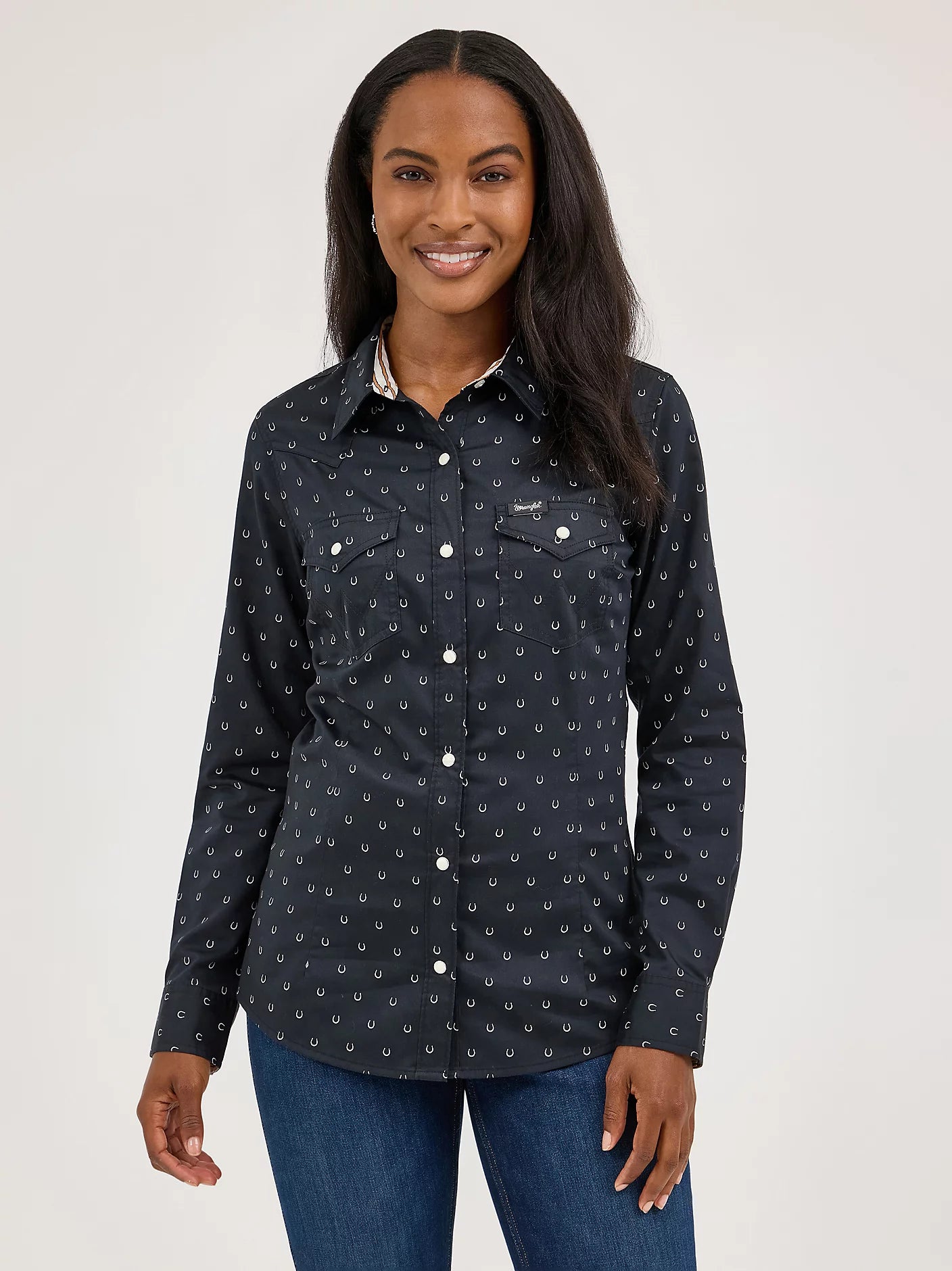 WRANGLER WOMENS ALL OCCASION WESTERN SNAP SHIRT - HORSESHOE BLACK