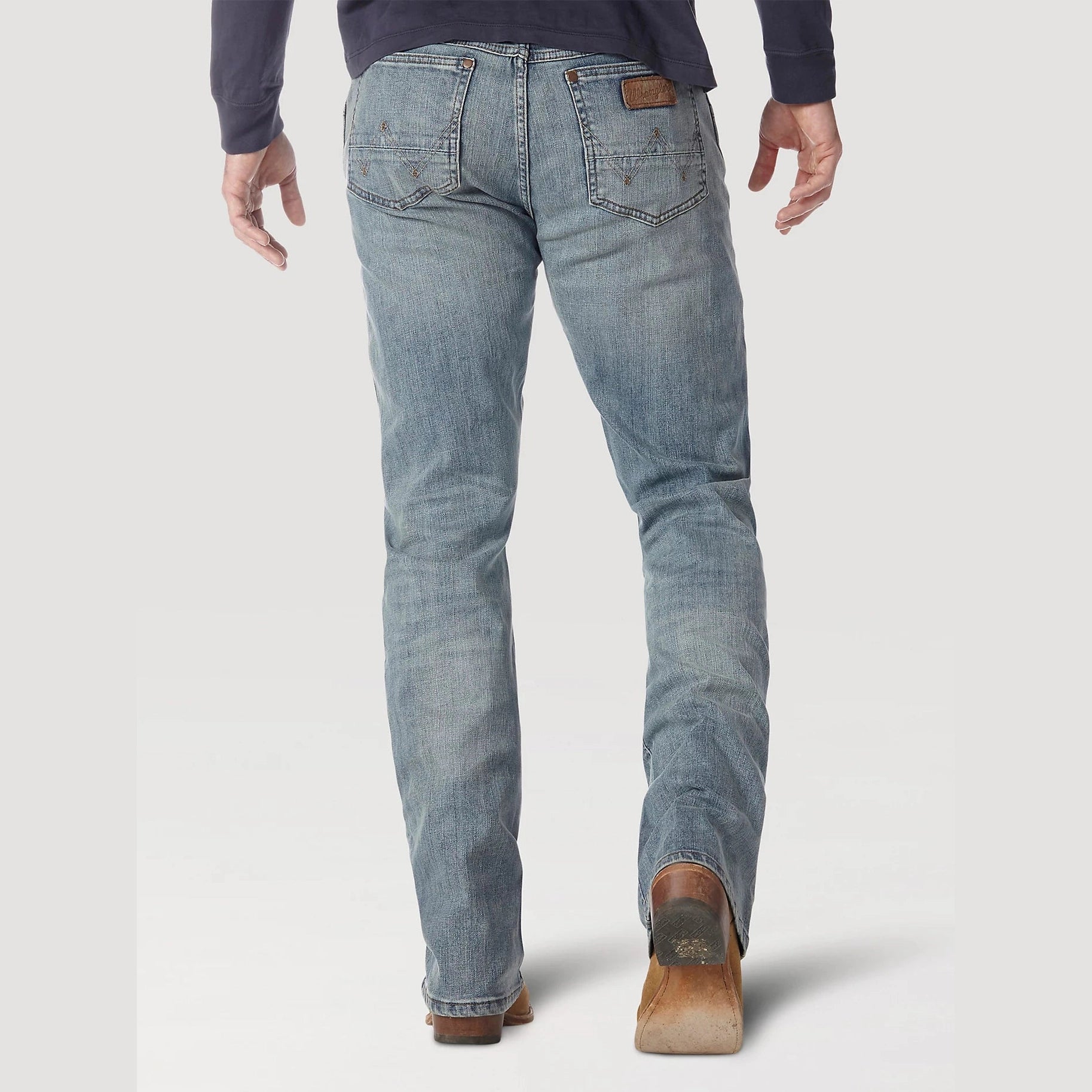 WRANGLER MENS RETRO SLIM FIT BOOTCUT JEAN