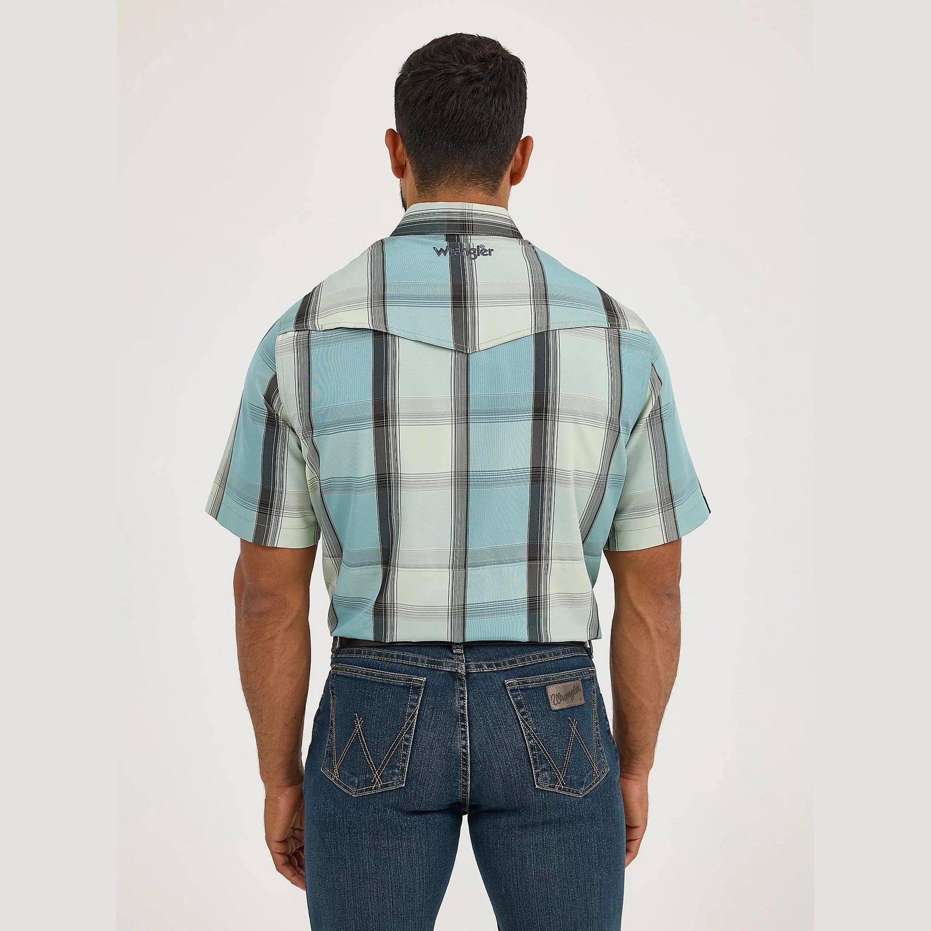 WRANGLER MENS PERFORMANCE SNAP SHORT SLEEVE SHIRT