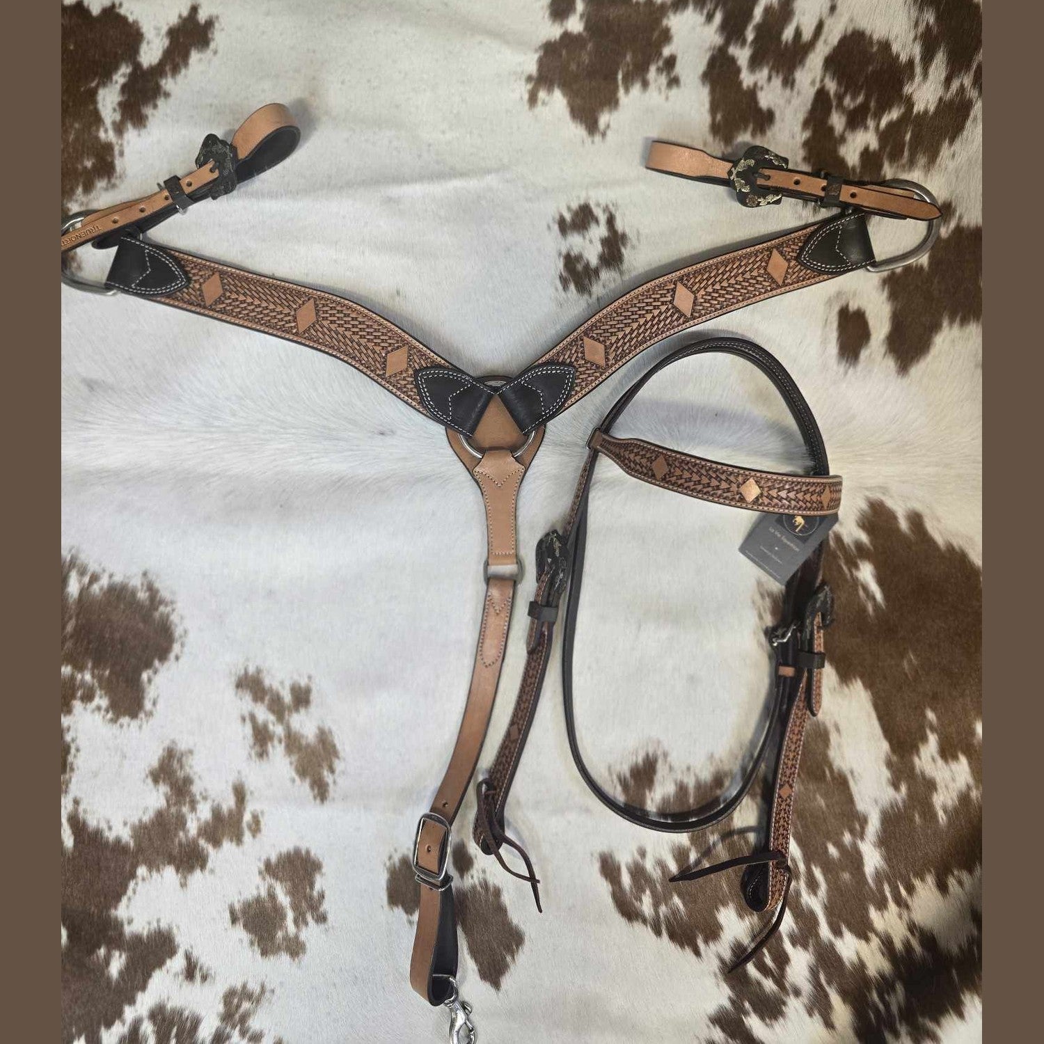HEADSTALL & BREASTCOLLAR SET - GUNS & ROSES LIGHT OIL