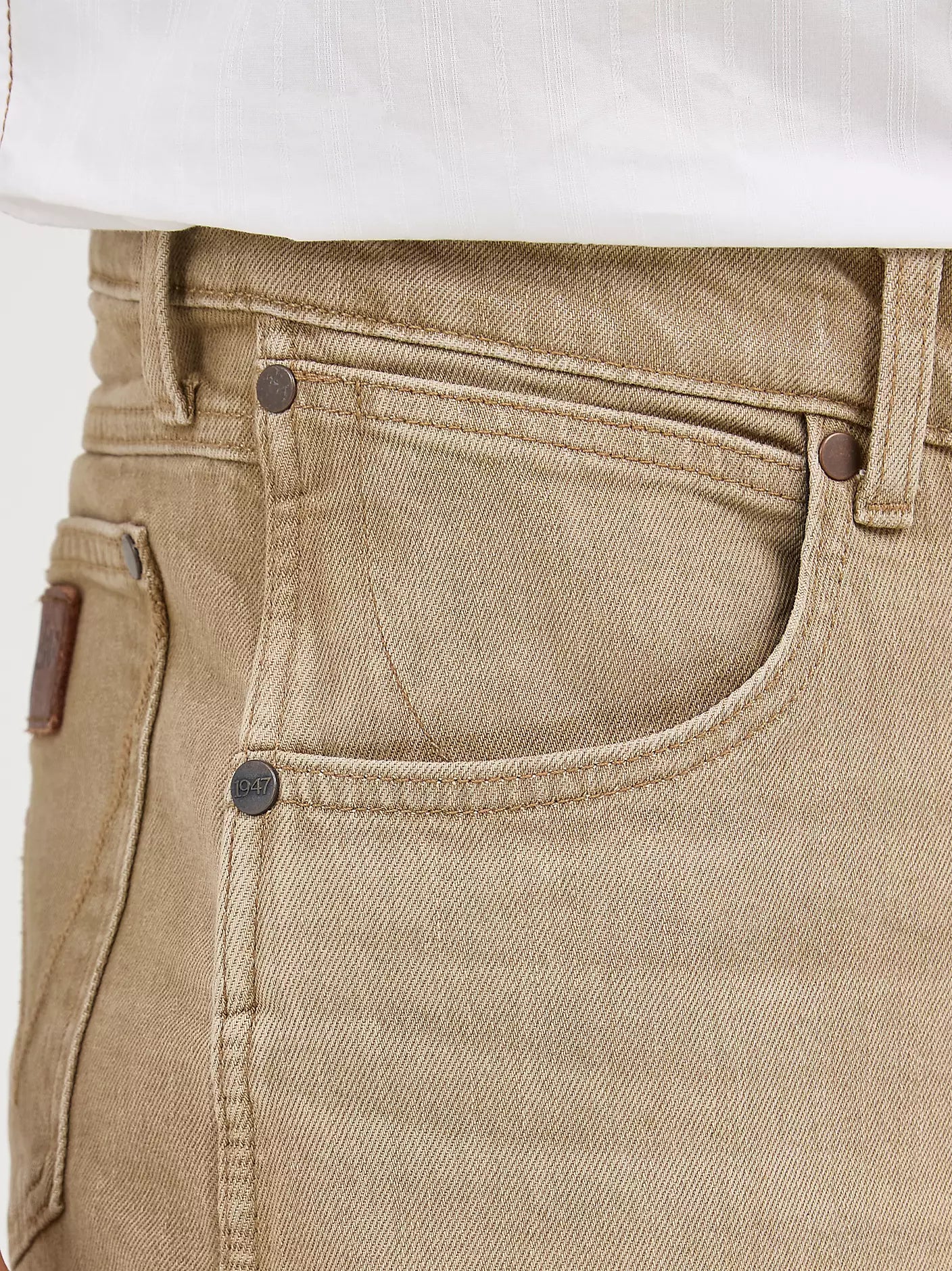 Wrangler Mens Retro® Slim Fit Straight Leg Jean - Saddle