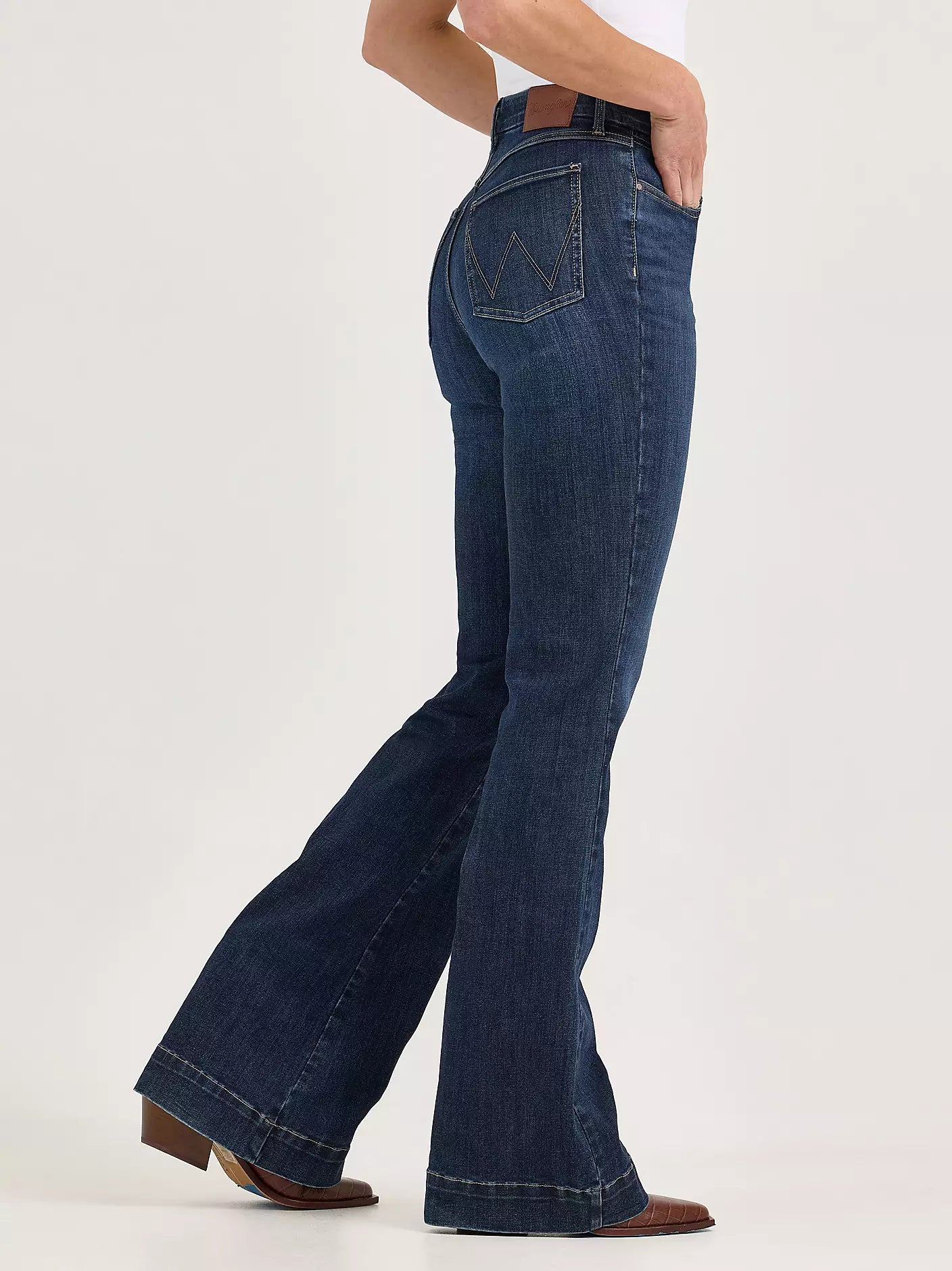 Women's Wrangler BESPOKE High Rise Trouser Jean - Alexandria