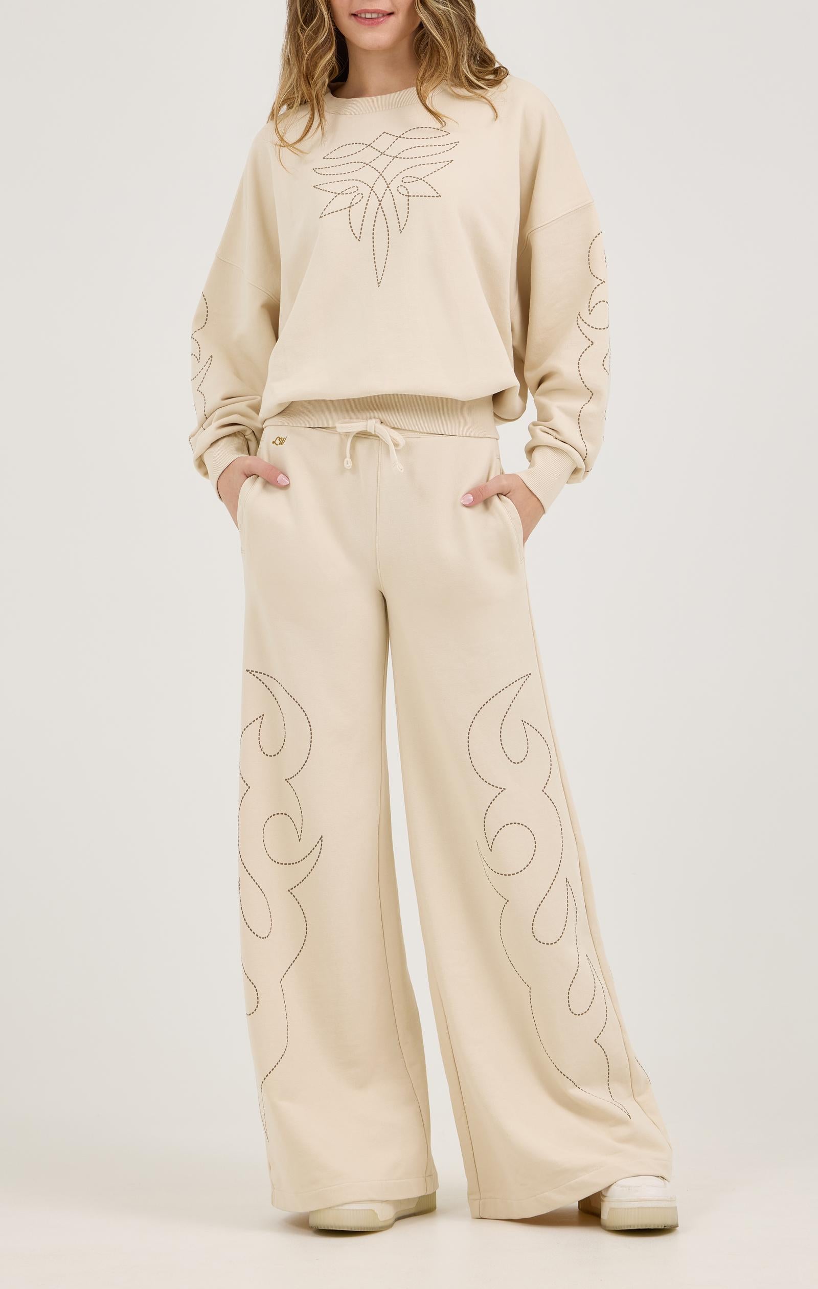 WRANGLER X LAINEY WILSON COWBOY SWEATSHIRT - CREAM