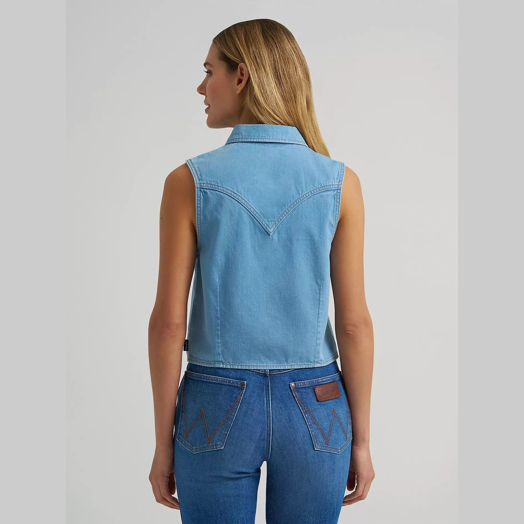 Wrangler Womens Saddle Embroidered Denim Sleeveless Snap Shirt