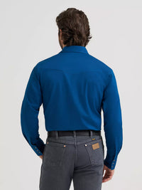 Wrangler Mens  Long Sleeve Solid Broadcloth Western Snap Shirt - Blue