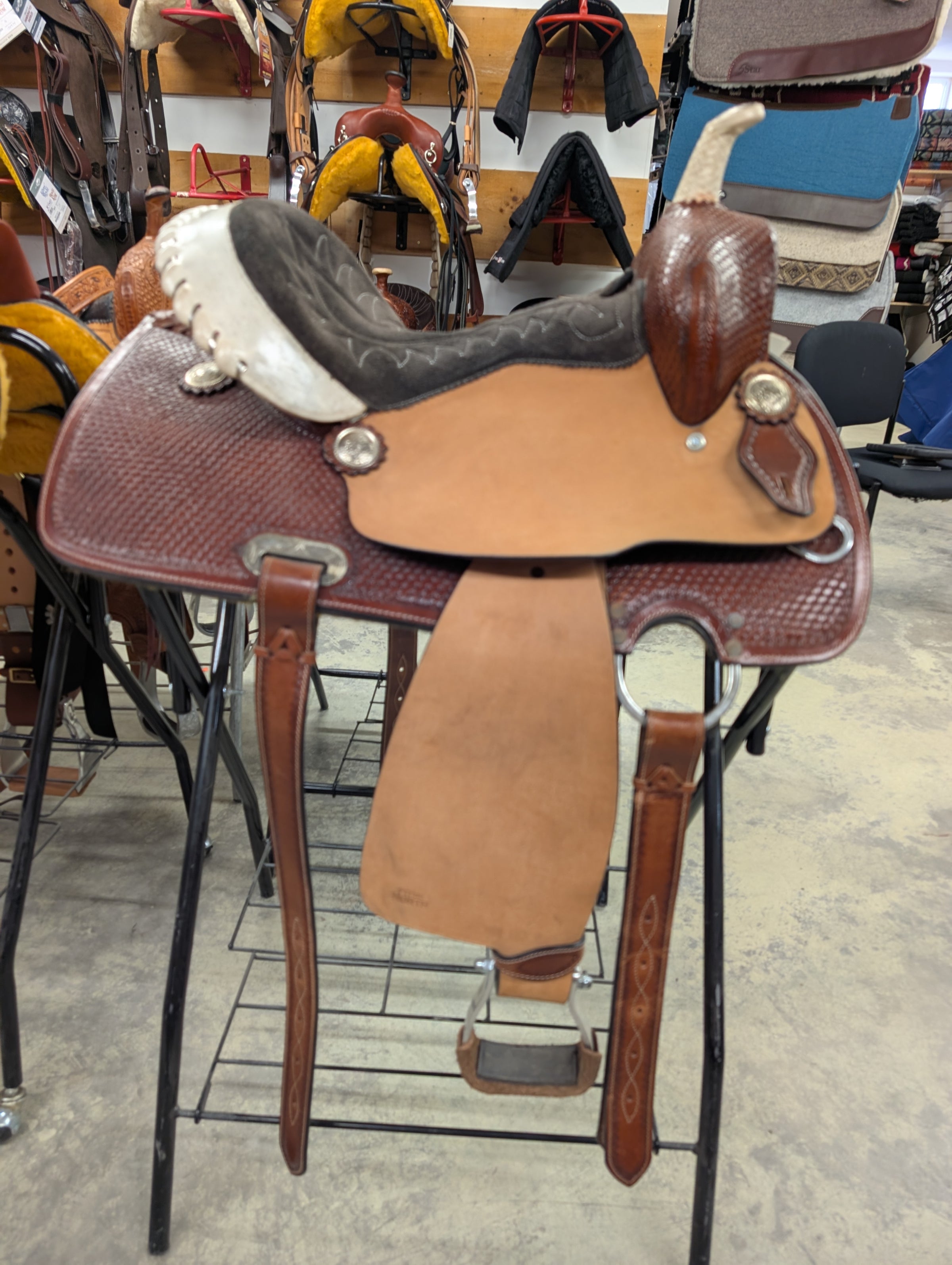 TN Barrel Saddle - Tooled 14"