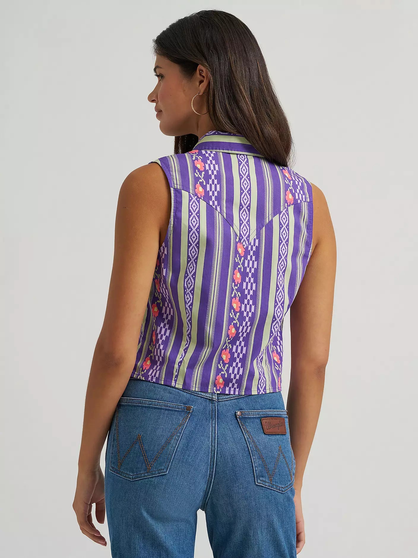 WRANGLER WOMENS SLEEVELESS CHECOTAH WESTERN SNAP SHIRT - PURPLE
