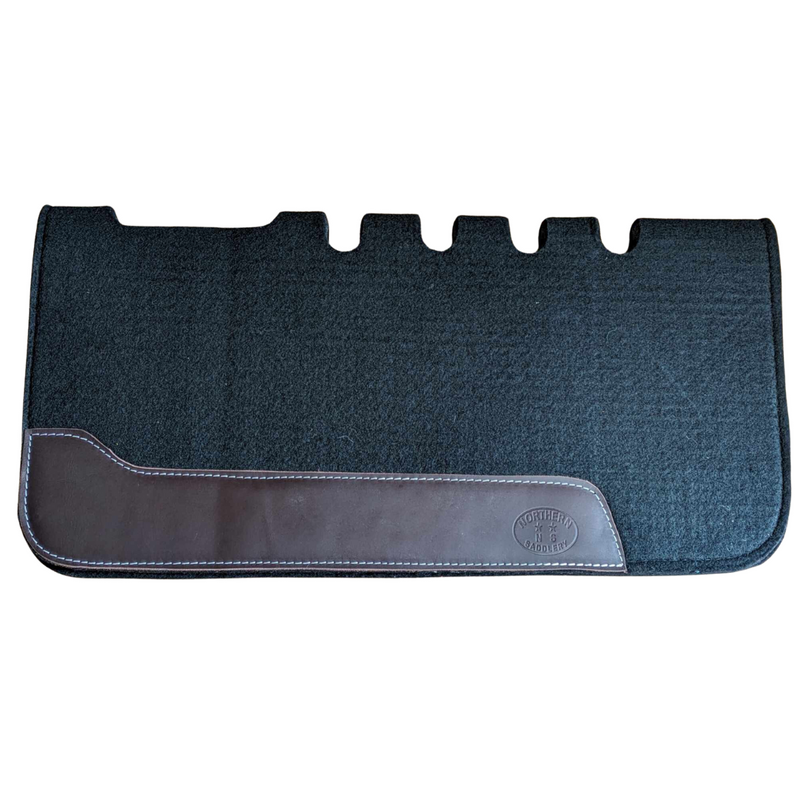 BLACK FELT SADDLE PAD WITH VENTED SPINE - 32"