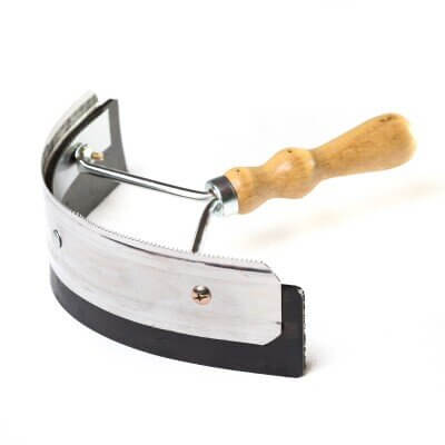 WOODEN HANDLE SWEAT SCRAPER WITH SHEDDING BLADE
