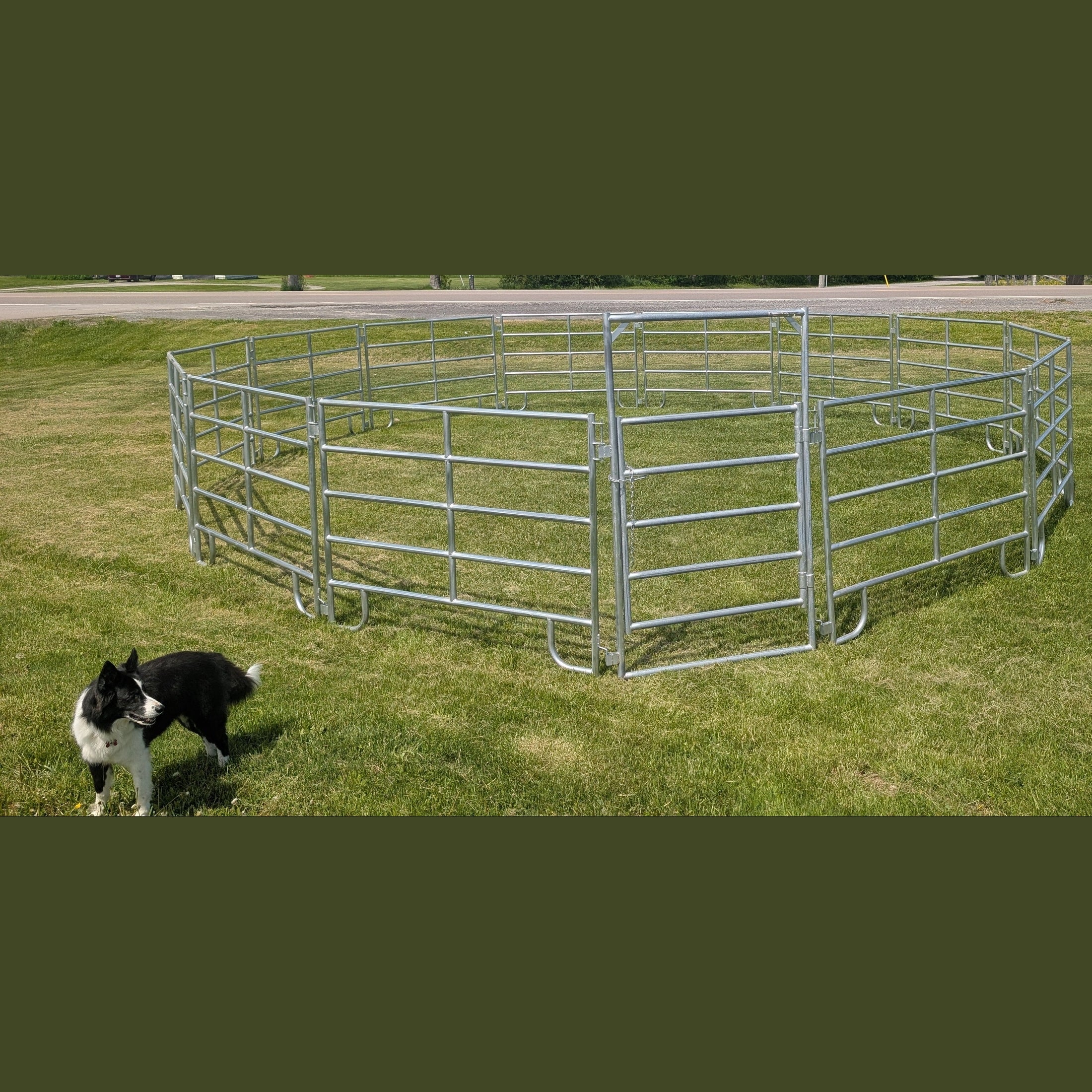 Portable BORDER 30' ROUND PEN (13 X 7' PANEL AND 1 GATE)