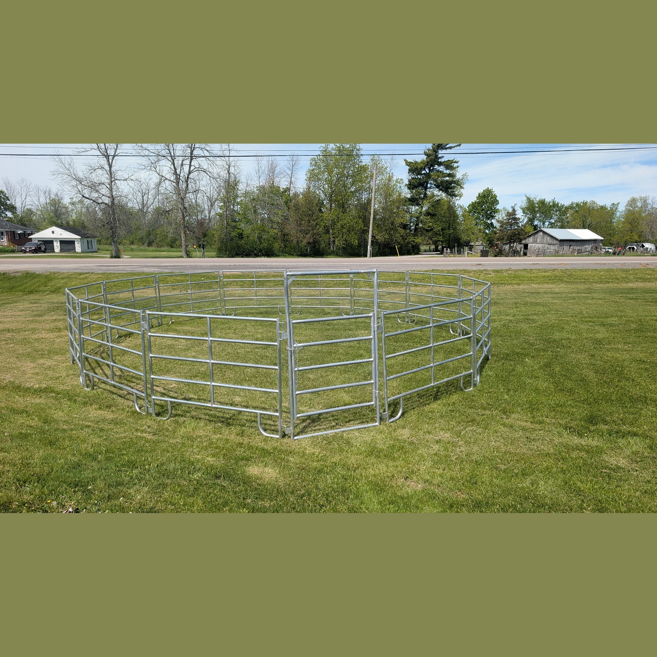 Portable BORDER 30' ROUND PEN (13 X 7' PANEL AND 1 GATE)