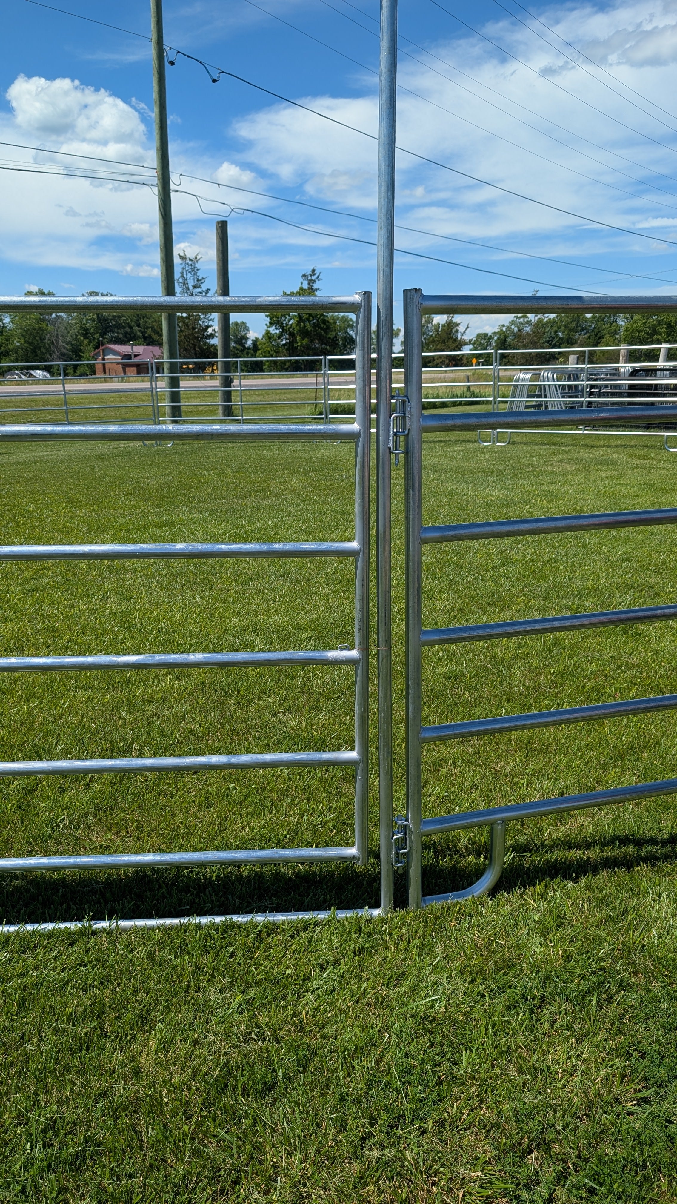 ENCLOS RONDE DE 40 PIEDS (PANNEAU DE 13 X 10 PIEDS ET 1 PORTAIL)