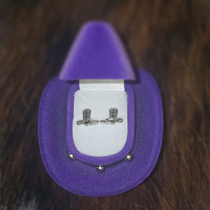 AWST EARRING IN A COWBOY SHAPED GIFT BOX