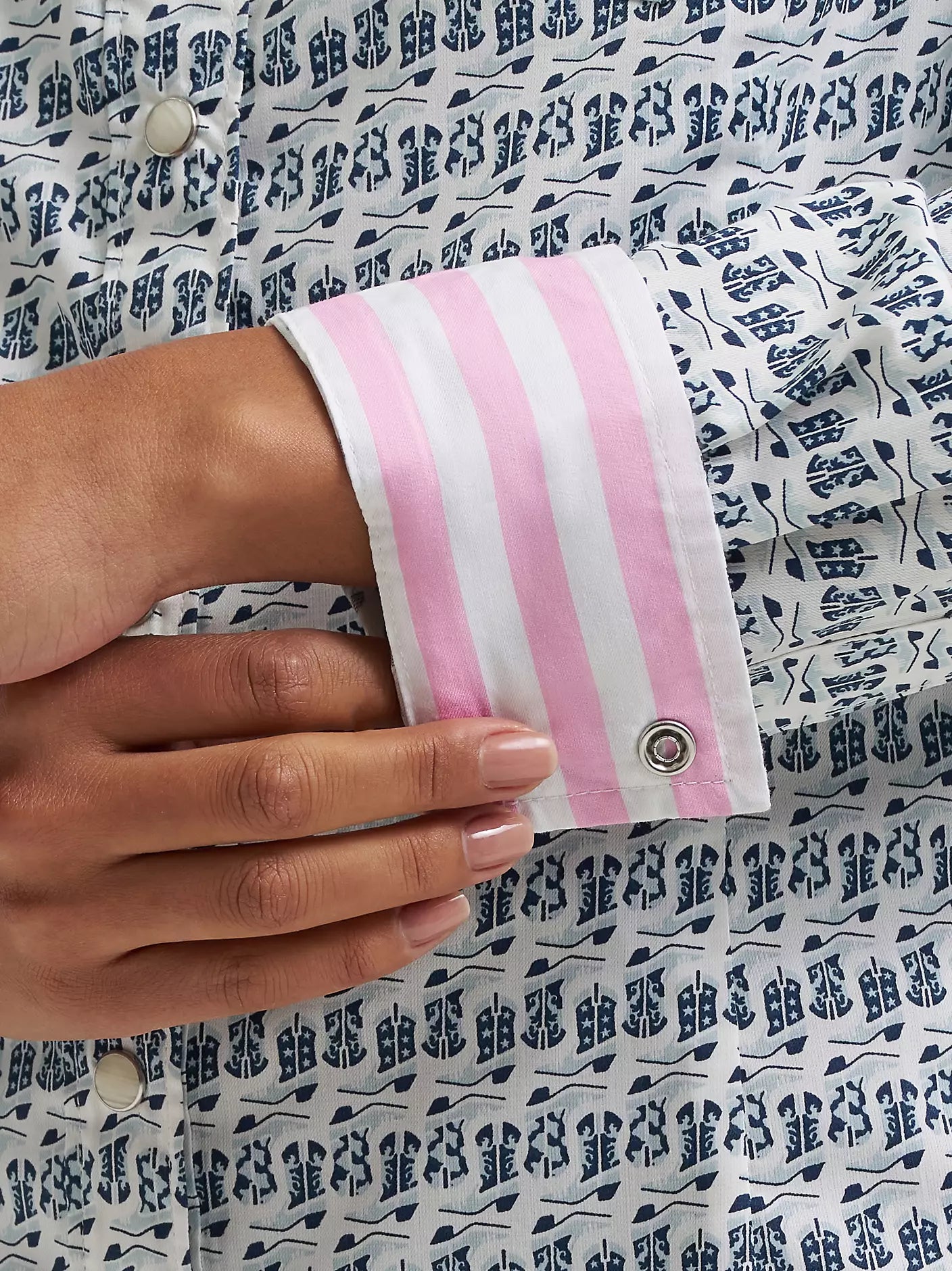 2026 - WRANGLER WOMENS ALL OCCASION WESTERN PLAID SHIRT - BLUE BOOTS