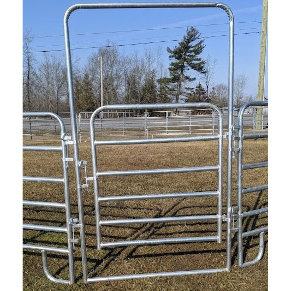 COUNTY GALVANIZED ROUND PEN 50' 13 12' PANELS AND 1 X 4' GATE